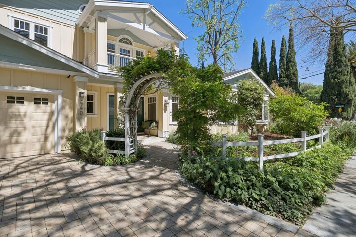 Property Photo:  440 Gilbert Avenue  CA 94025 