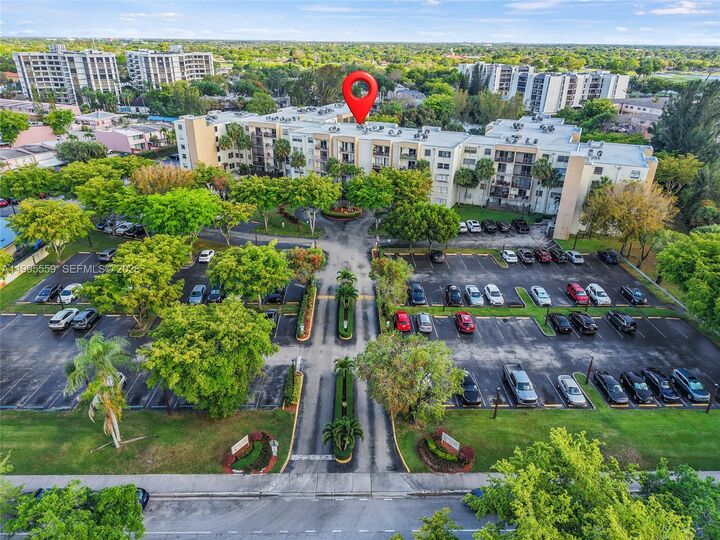 Property Photo:  14250 SW 62nd St 402  FL 33183 