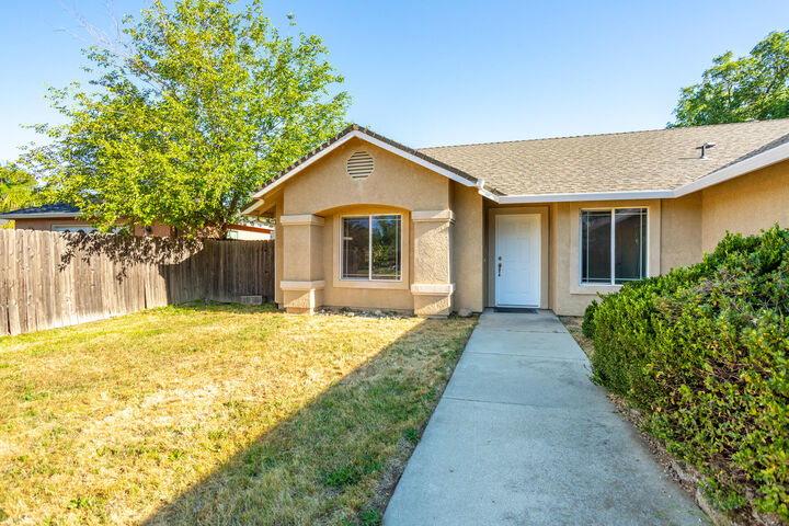 Property Photo:  2762 Citrine Avenue  CA 96001 