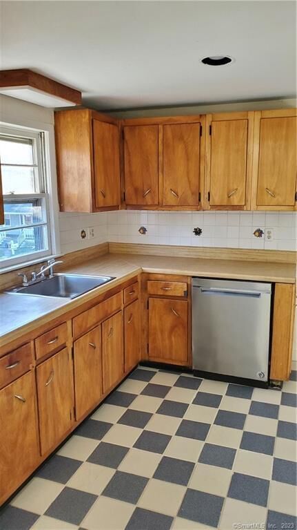 Property Photo:  38 Landin Street 2  CT 06525 