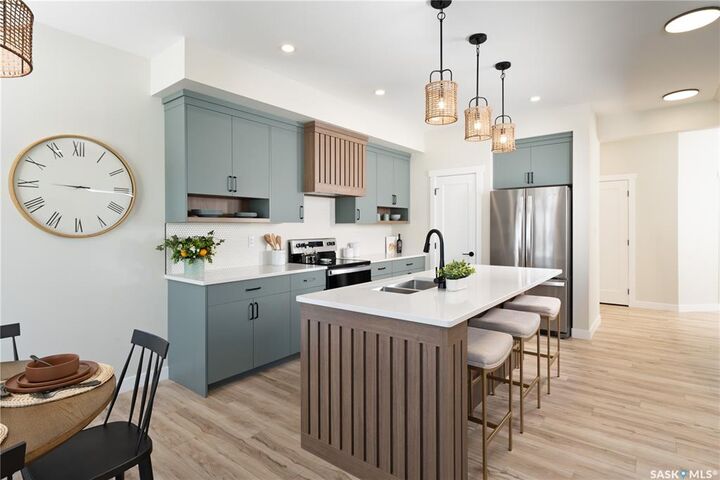 Photo de la propriété:  2986 Dumont Way  SK S4V 4E4 