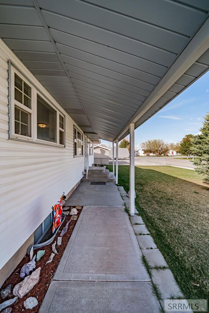 Property Photo:  805 N Farnsworth Drive  ID 83401 