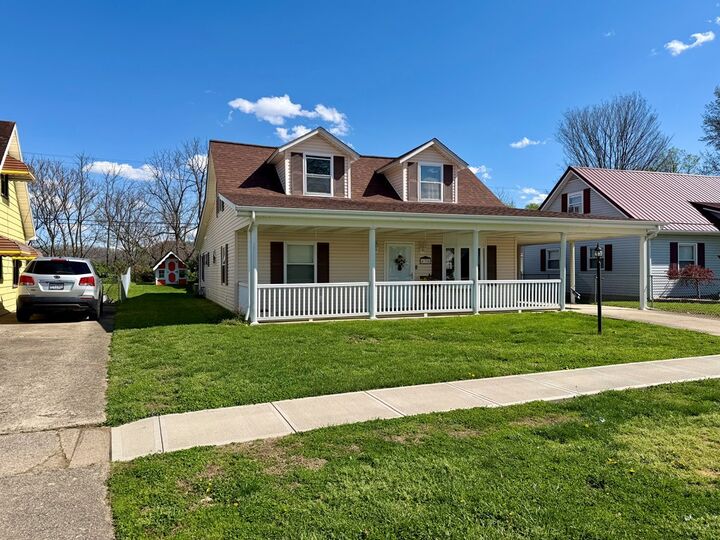 Property Photo:  430 7th St  OH 45690 