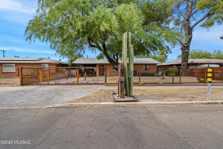 Property Photo:  5643 E Rosewood Street  AZ 85711 