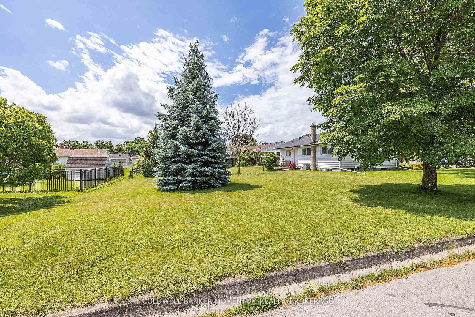 Property Photo:  23 &Amp 29 Dexter Drive  ON L3C 2Y8 