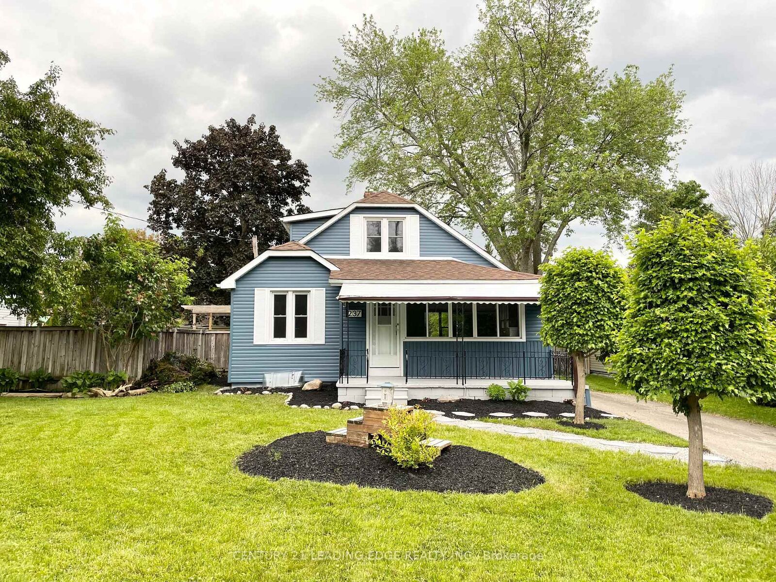 Photo de la propriété:  237 Boyers Road  ON L4P 3C8 