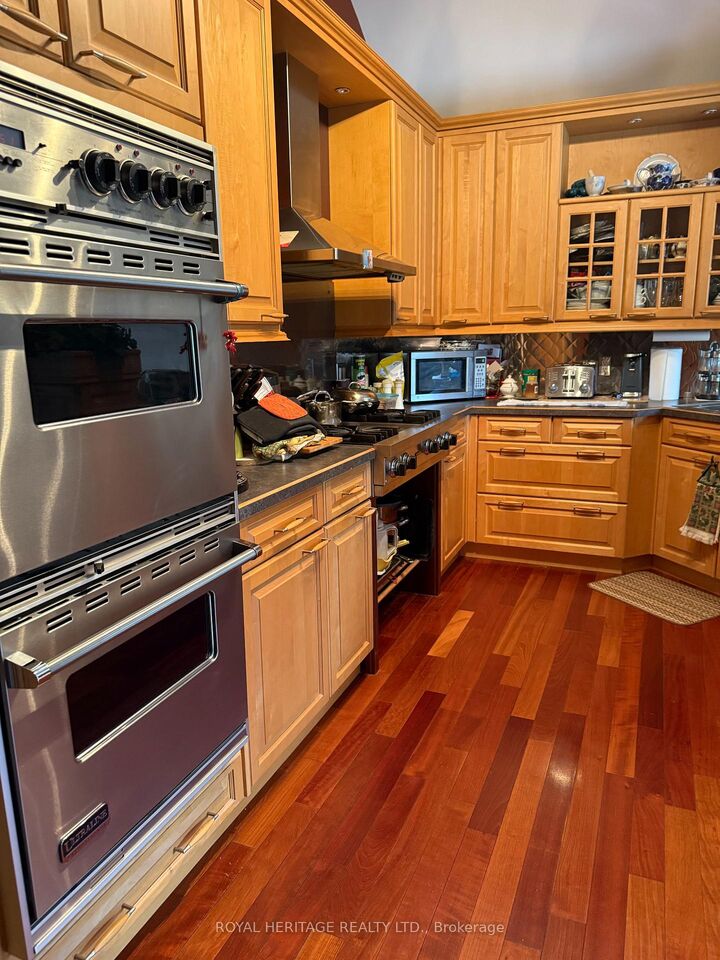 Property Photo: 527 Rougemount Drive ON L1W 2C1