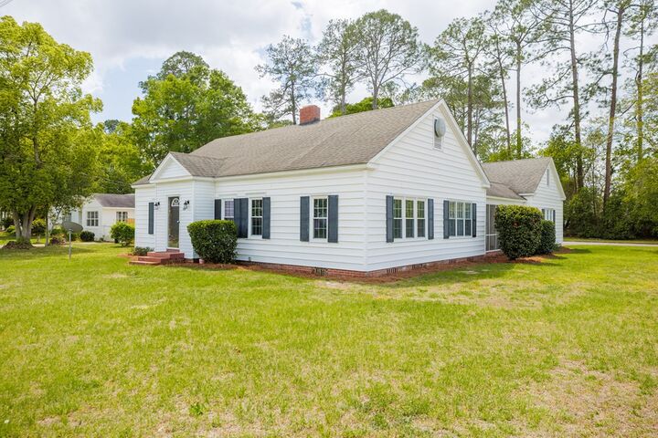 Property Photo:  700 South Gordon Avenue  GA 31620 