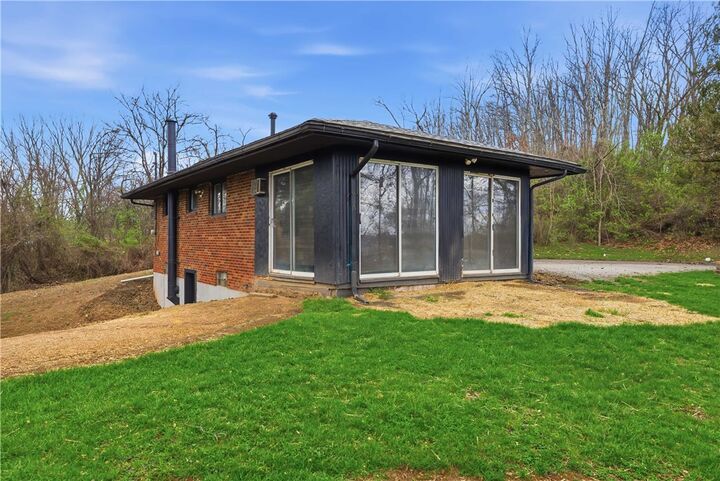 Property Photo:  106 Penn Street  PA 15001 