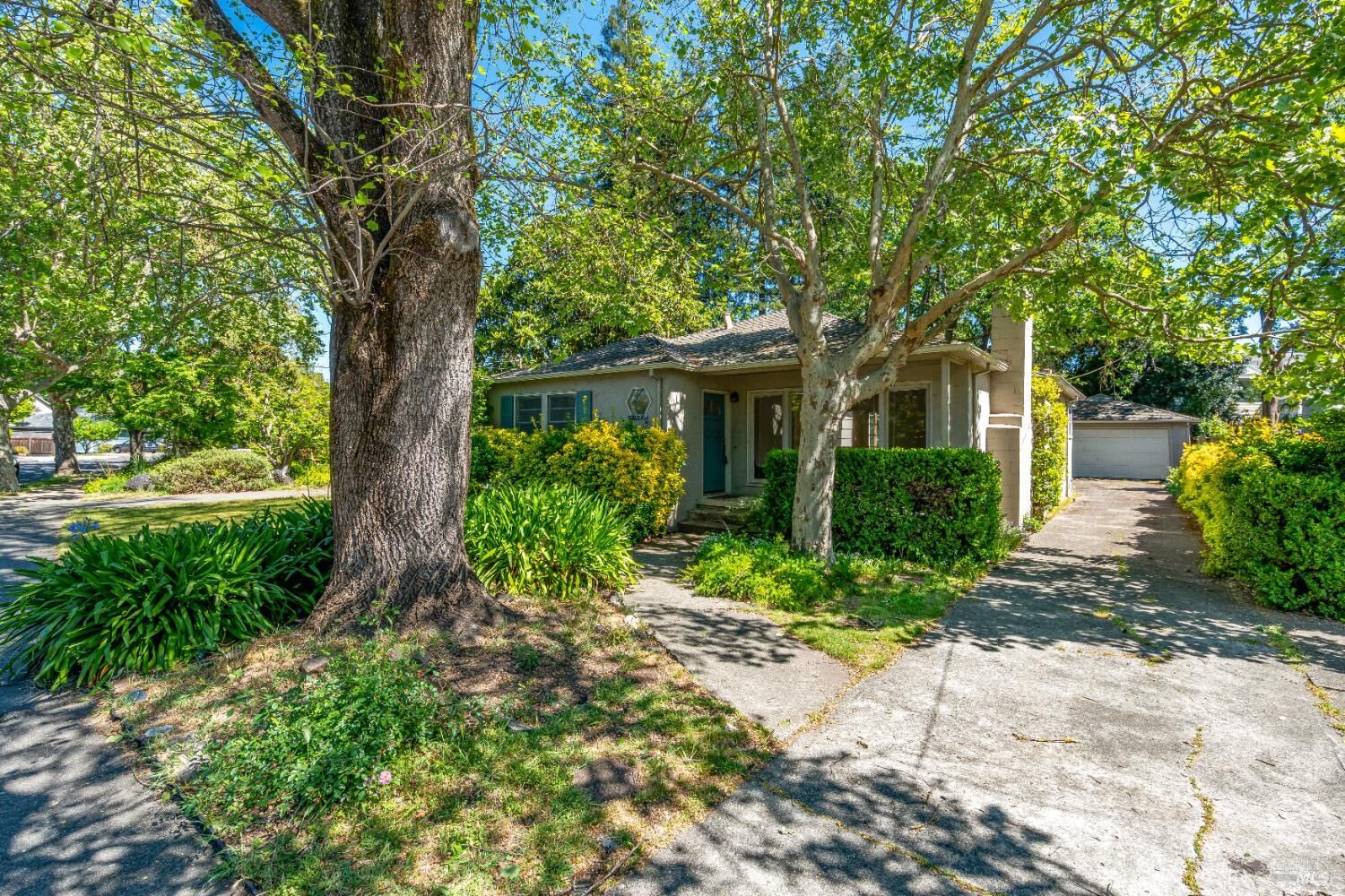 Property Photo:  1034 Stewart Street  CA 95404 