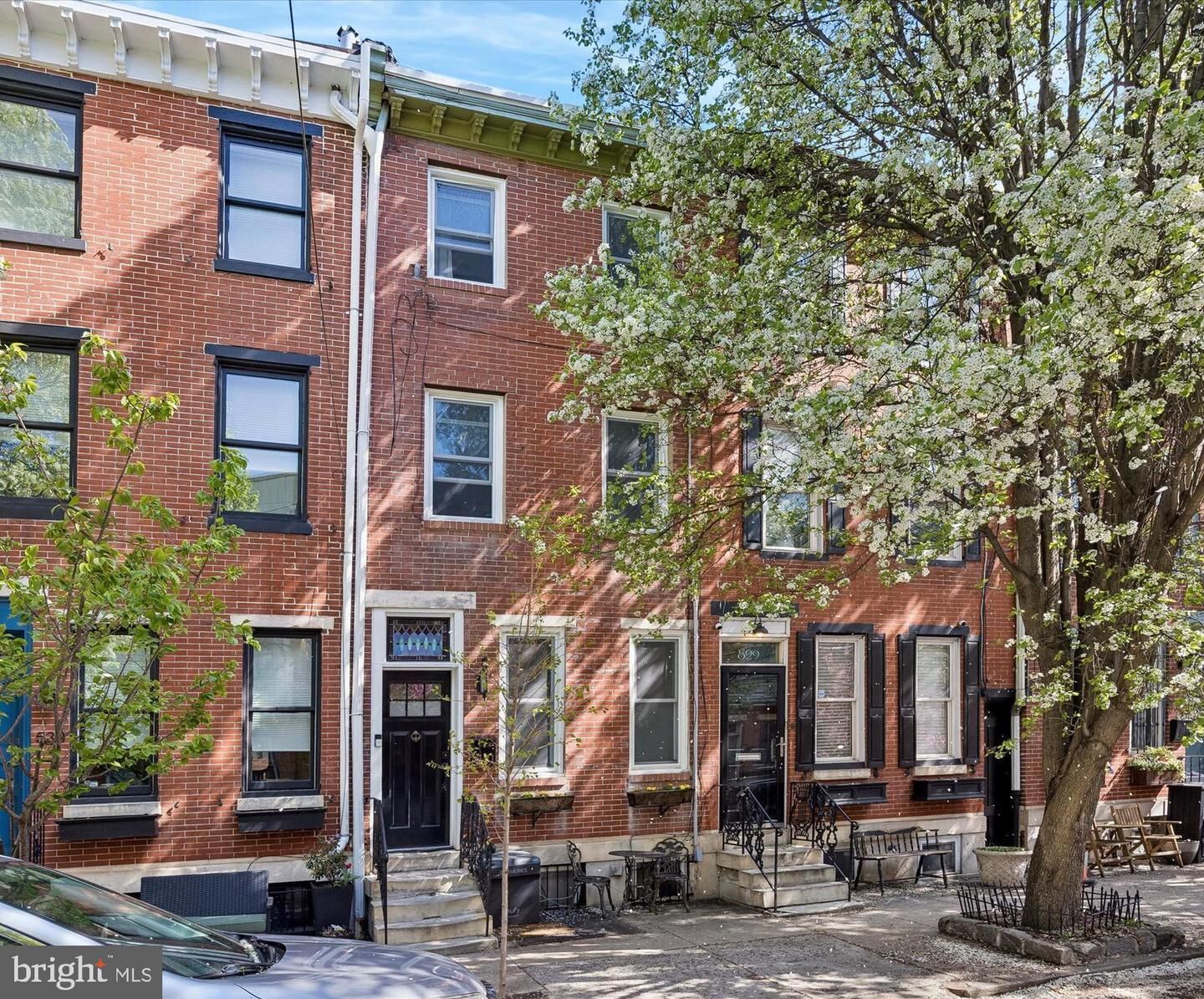 Property Photo:  531 Queen Street  PA 19147 