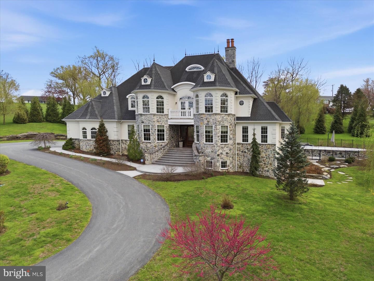 Property Photo:  17 Hershey Lane  PA 17603 
