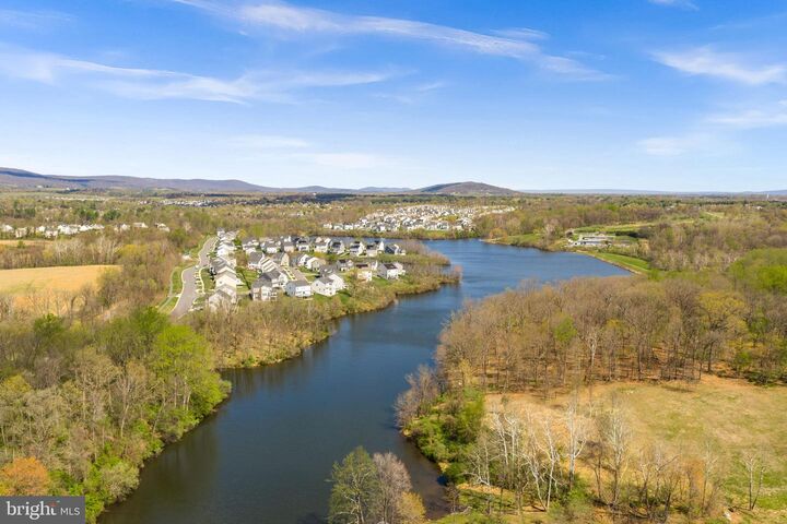 Property Photo:  35829 Peninsula Court  VA 20141 