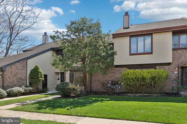 Property Photo: 18 Bennington Place PA 18940