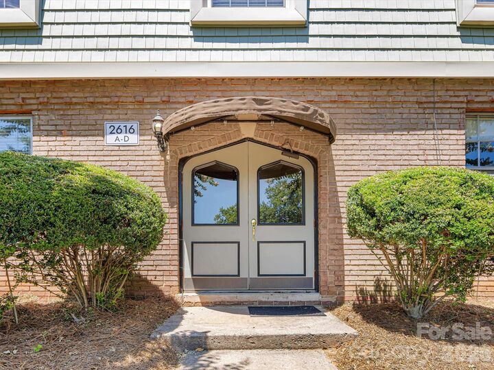 Property Photo:  2616 Park Road B  NC 28209 