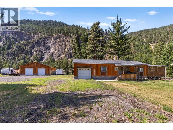 Property Photo: 6097 Highway 3 Other BC V0X 1N1