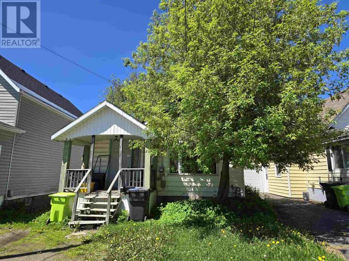 Property Photo: 39 Grosvenor Ave ON P6B 2L8