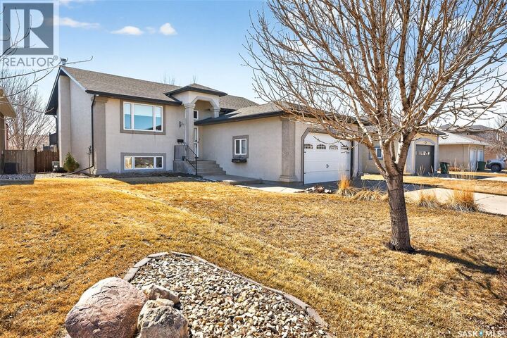 Property Photo:  45 Goldenglow Drive  SK S6J 1N7 