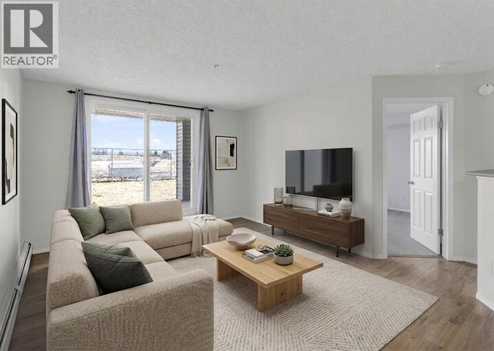 Property Photo:  604 8 Street Southwest  AB T4B 2W4 