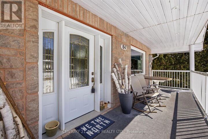 Property Photo:  84 Pinewood Place  ON K0J 1P0 