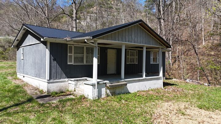Property Photo:  90 Columbus Preece Rd  KY 41224 