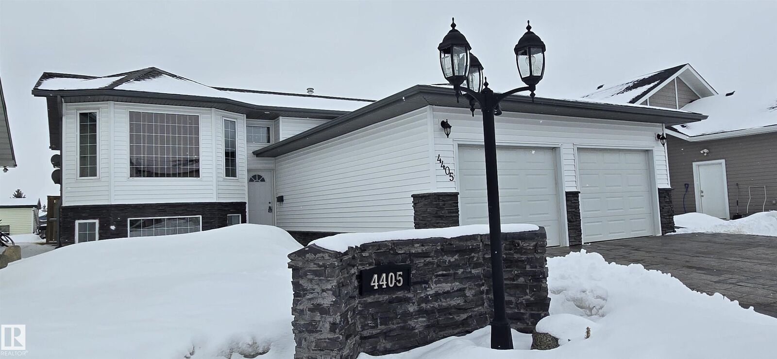 Property Photo:  4405 59 Avenue  AB T9C 1V3 