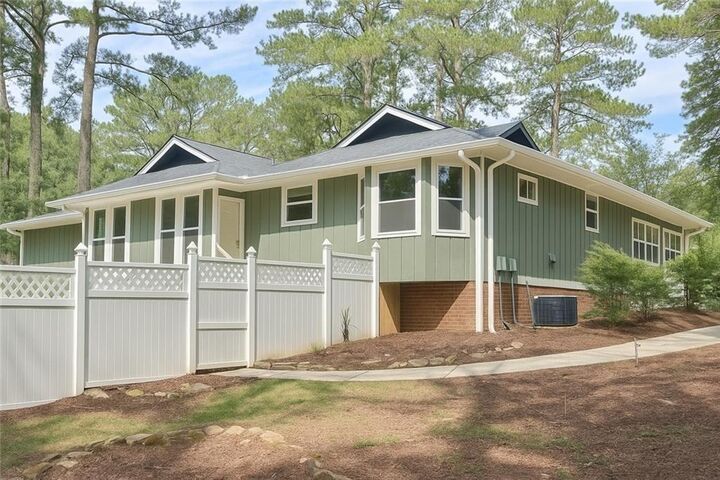 Property Photo:  1516 Chase Court  GA 30296 