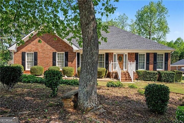 Property Photo: 1329 Saxony Drive SE GA 30013