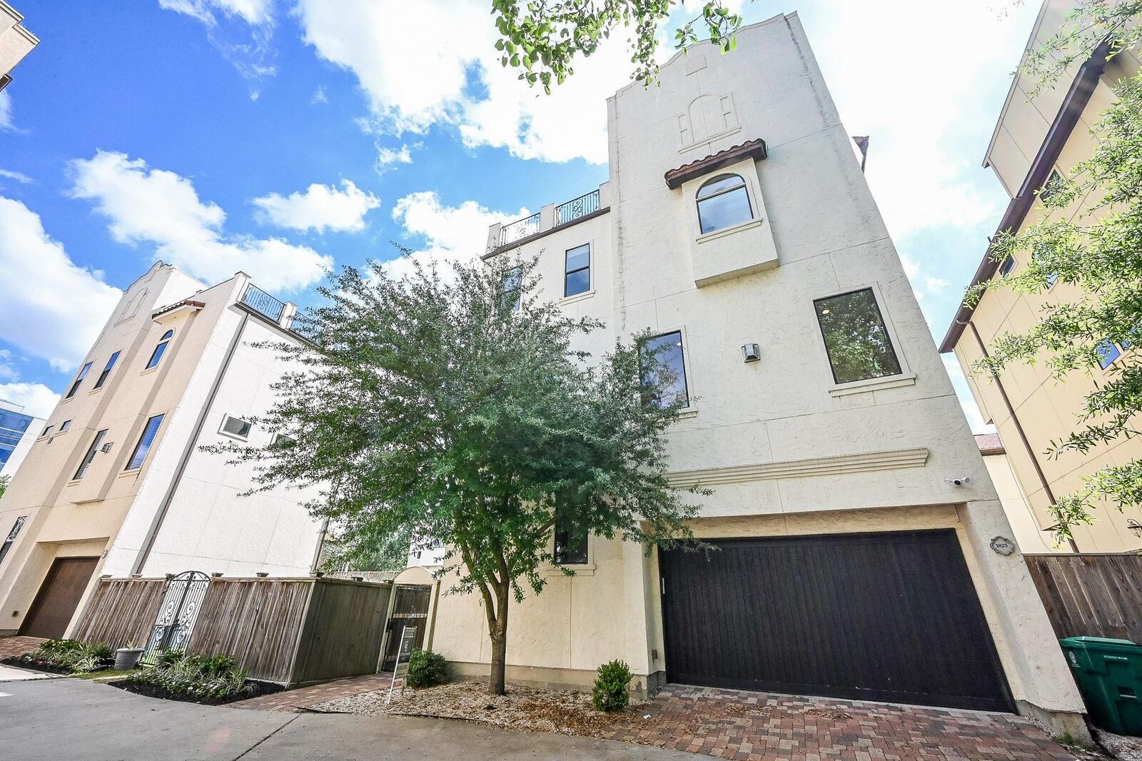 Property Photo:  1825 W 24th Street  TX 77008 