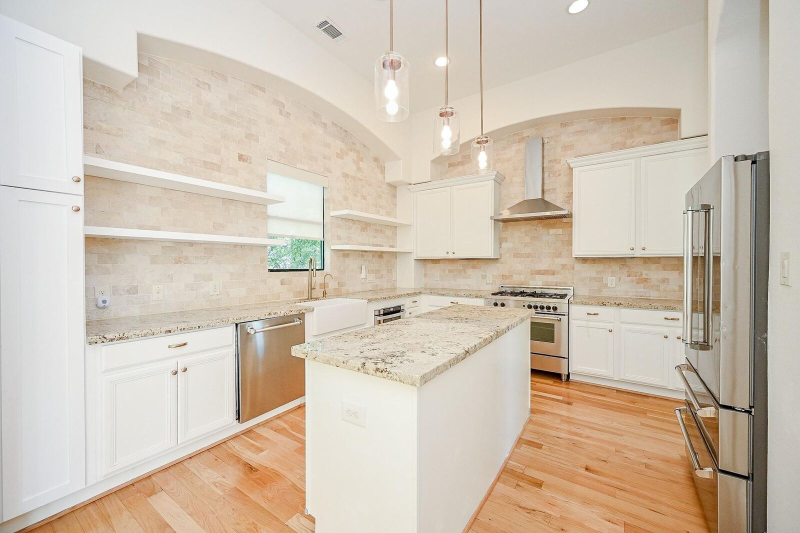 Property Photo:  1825 W 24th Street  TX 77008 