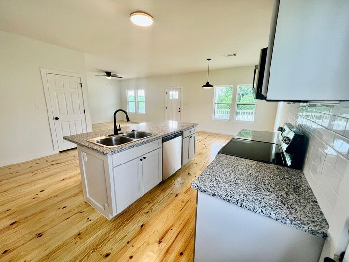 Property Photo: 228 N Dixie Street TX 77833