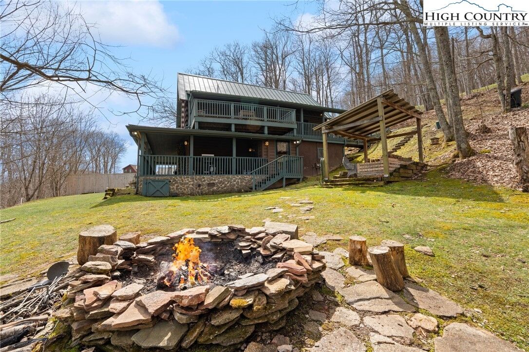 Property Photo:  1748 Junaluska Road  NC 28607 