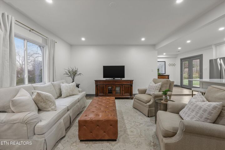 Property Photo:  3201 NE Kenilworth Lane  TN 37917 