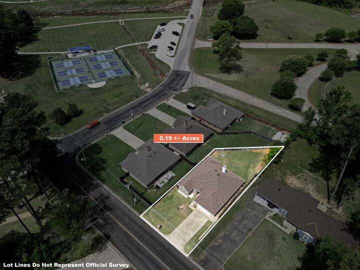 Property Photo: 203 Tupelo Dr. TX 75601