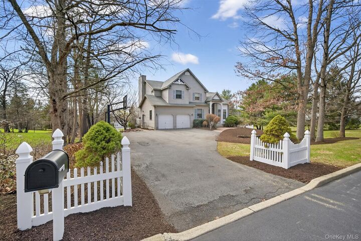Property Photo:  5 Quaker Mill Run  NY 10921 