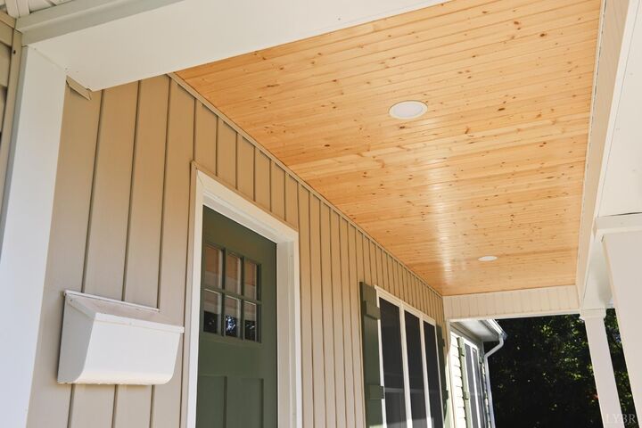 Property Photo: 212 NE Princeton Circle VA 24012