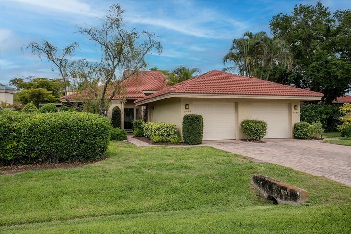 Property Photo:  1732 Kestral Park Way S 43  FL 34231 