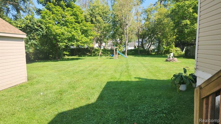 Property Photo:  98 Eldredge Street  MI 48043 5454 