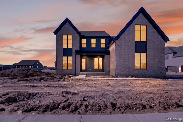 Property Photo:  2417 Provencal Drive  MI 48382 2444 