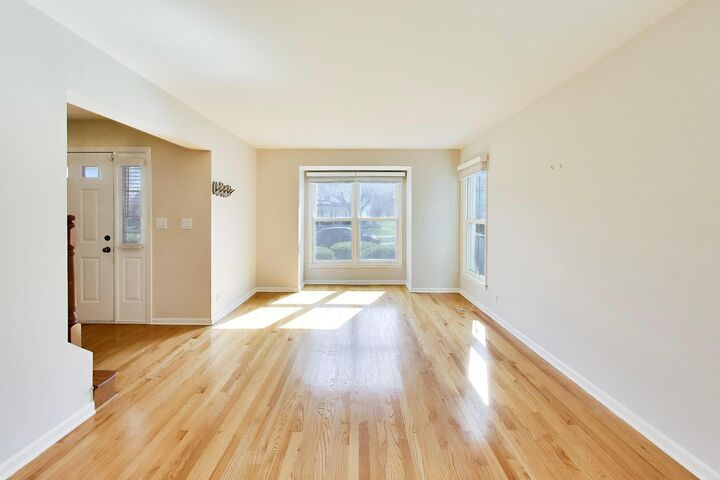 Property Photo: 1422 Madison Road IL 60089