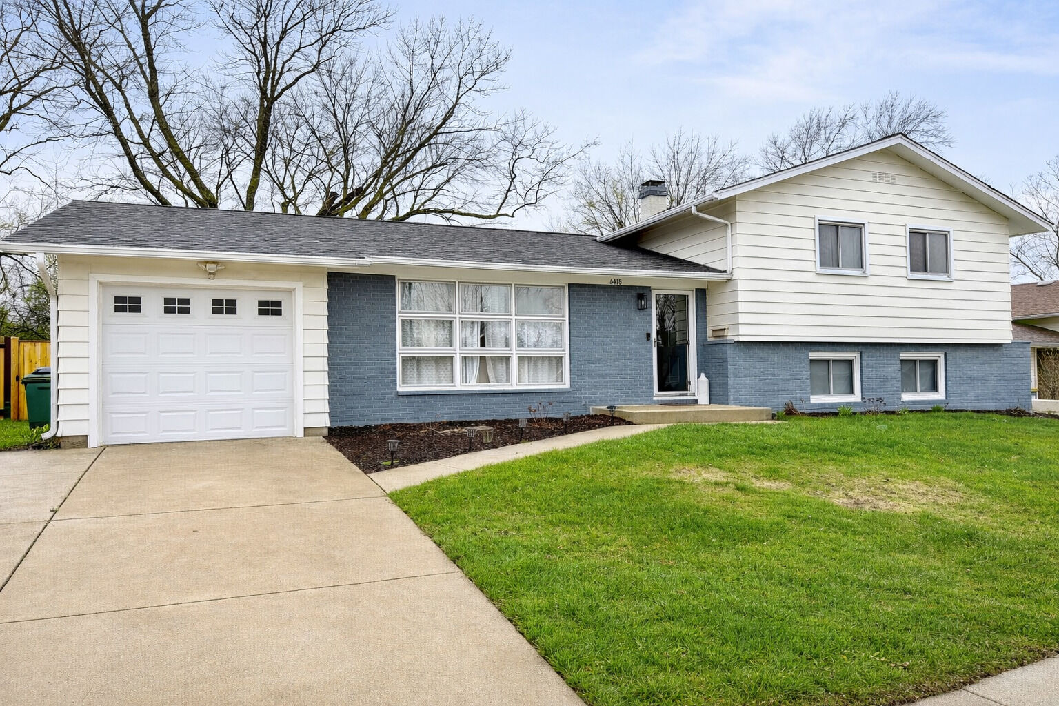 Property Photo: 6418 Bradley Drive IL 60517