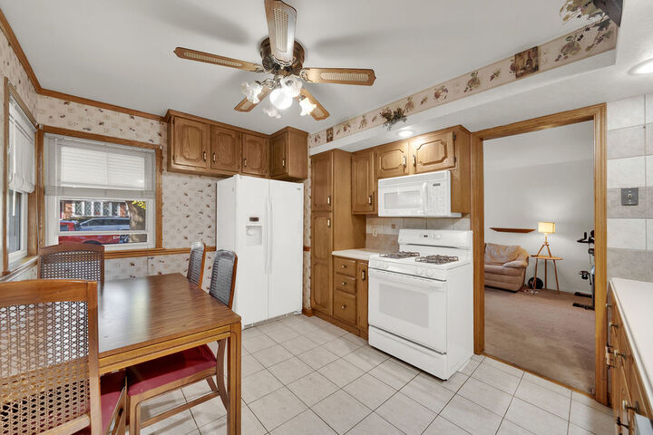 Property Photo:  5611 S Monitor Avenue  IL 60638 