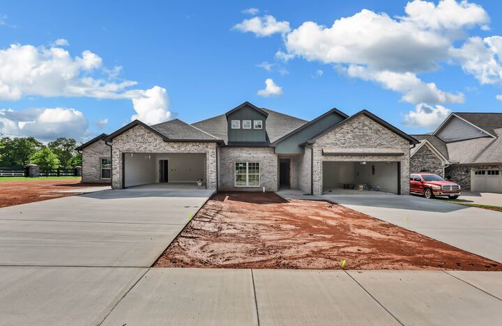 Property Photo: 1101 Veridian Dr TN 37043