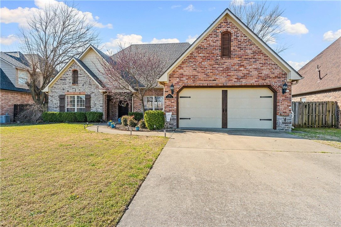Property Photo:  545 Gascony Avenue  AR 72764 