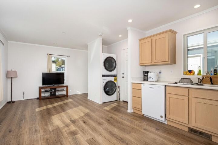 Property Photo:  460 Arnos Street 27  OR 97540 