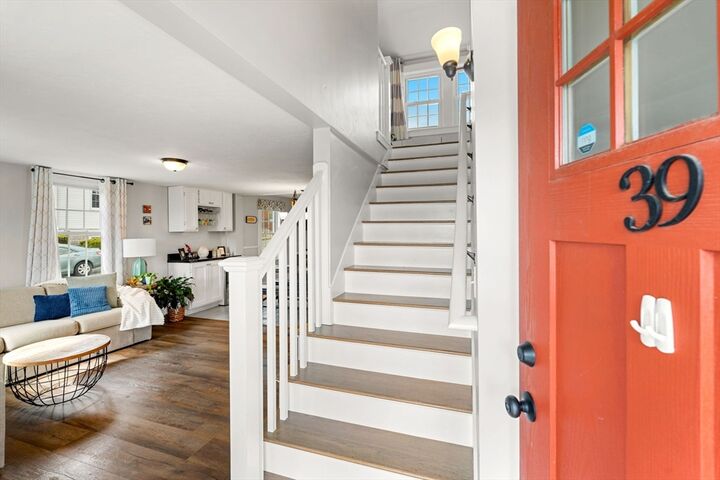Property Photo:  39 Chestnut St  MA 01960 