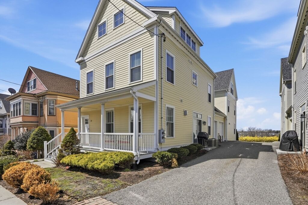 Property Photo:  22 Grampian Way 22  MA 02125 