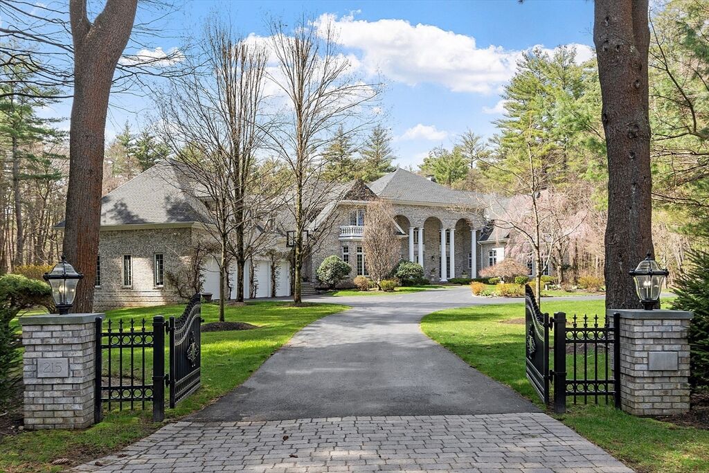 Property Photo: 215 Monument Farm Rd MA 01742