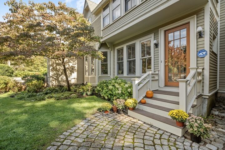 Property Photo:  284 Lake Ave  MA 02461 