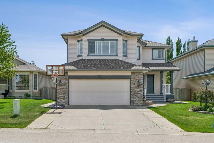 115 Cove Crescent — photo 1